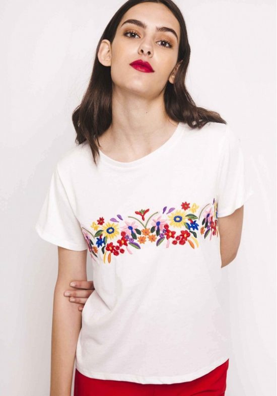 camiseta-blanca-bordado-flores