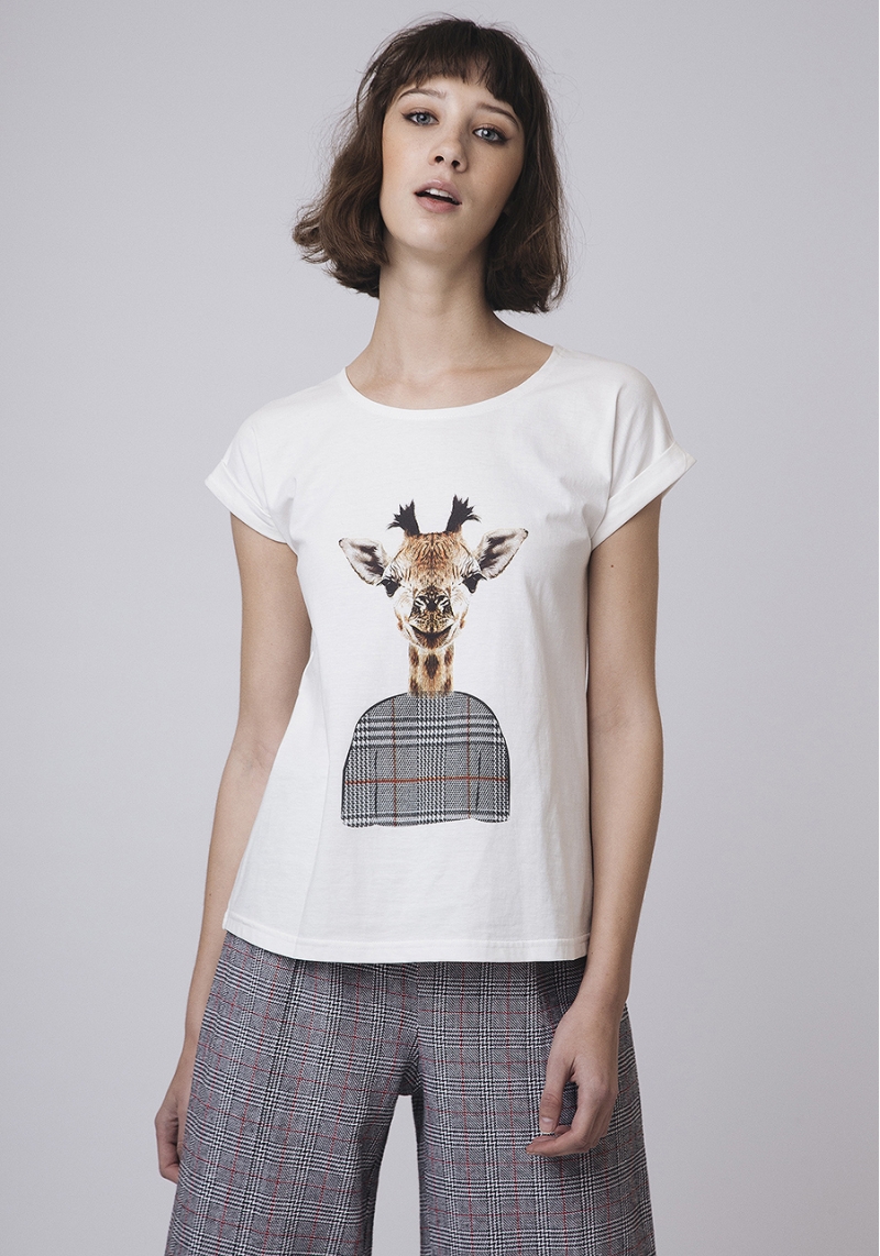 camiseta-ilustracion-de-jirafa