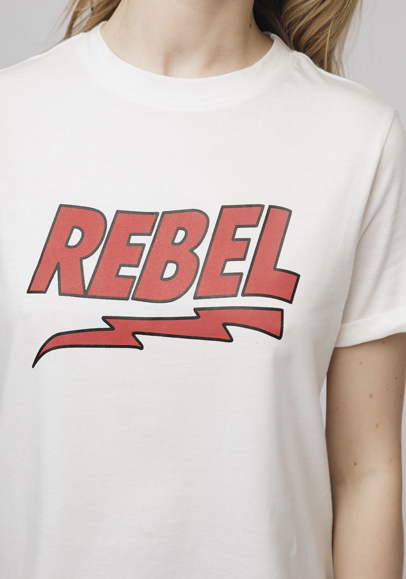 camiseta-blanca-estampada-rebel