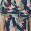 camisa-estampado-flores-tropical