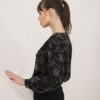 blusa-negro-estampado-floral-deva