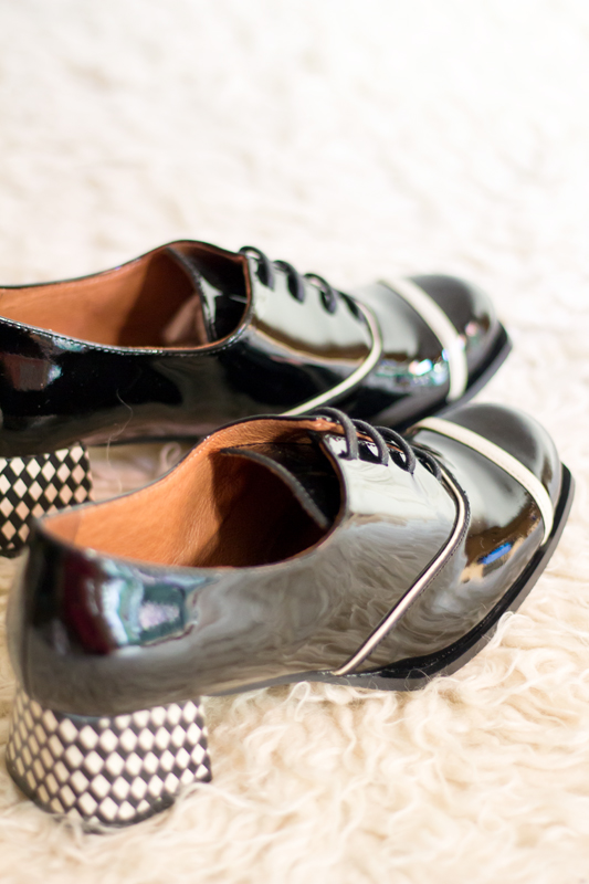 zapatos-cordon-negro-charol-vintage