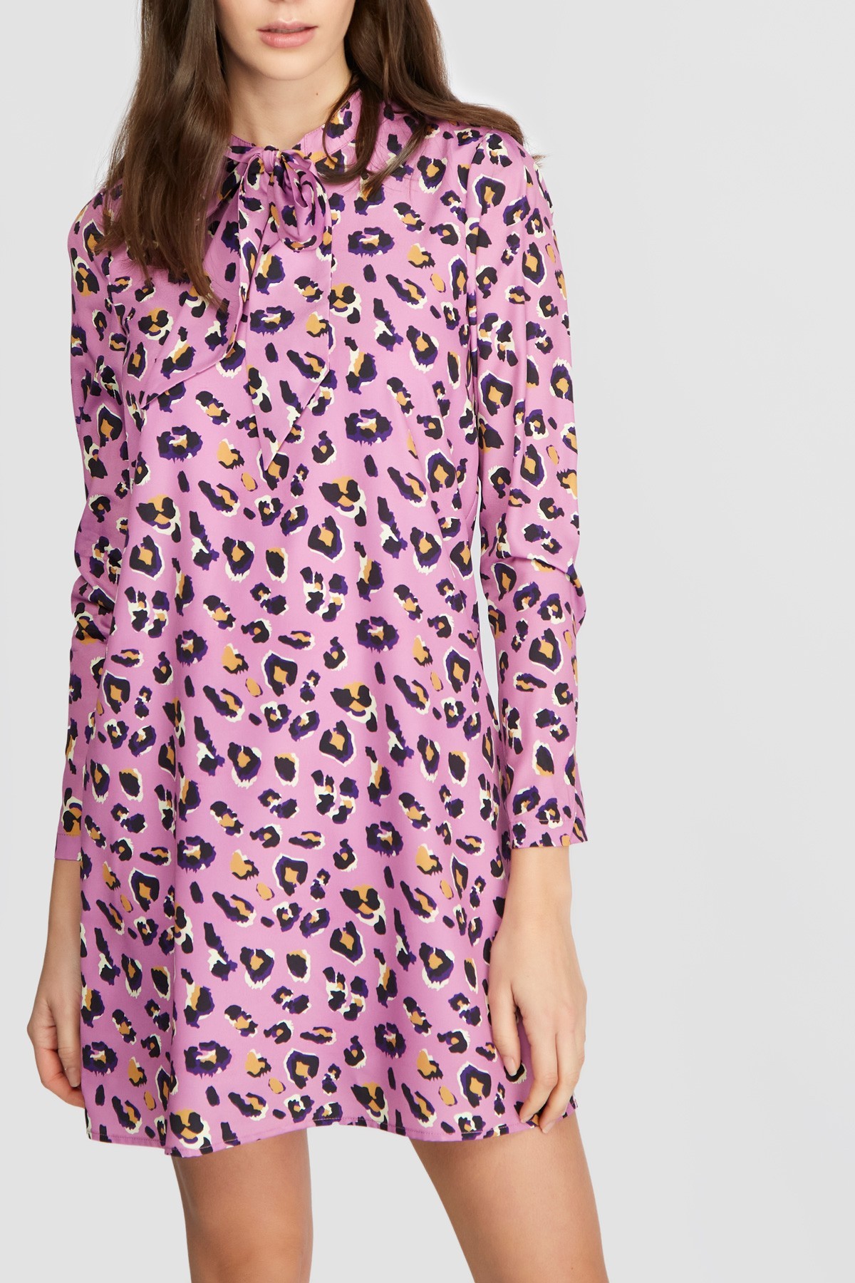 vestido-corto-lila-estampado-leopardo